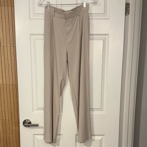 Vuori Villa Trouser Short - Picture 3 of 3